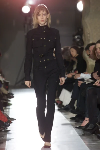Look 3